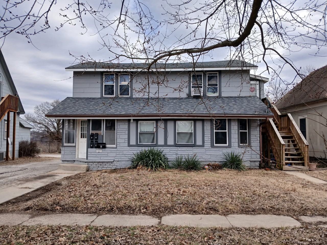 811 Saint Louis Avenue - Photo 7 of 24