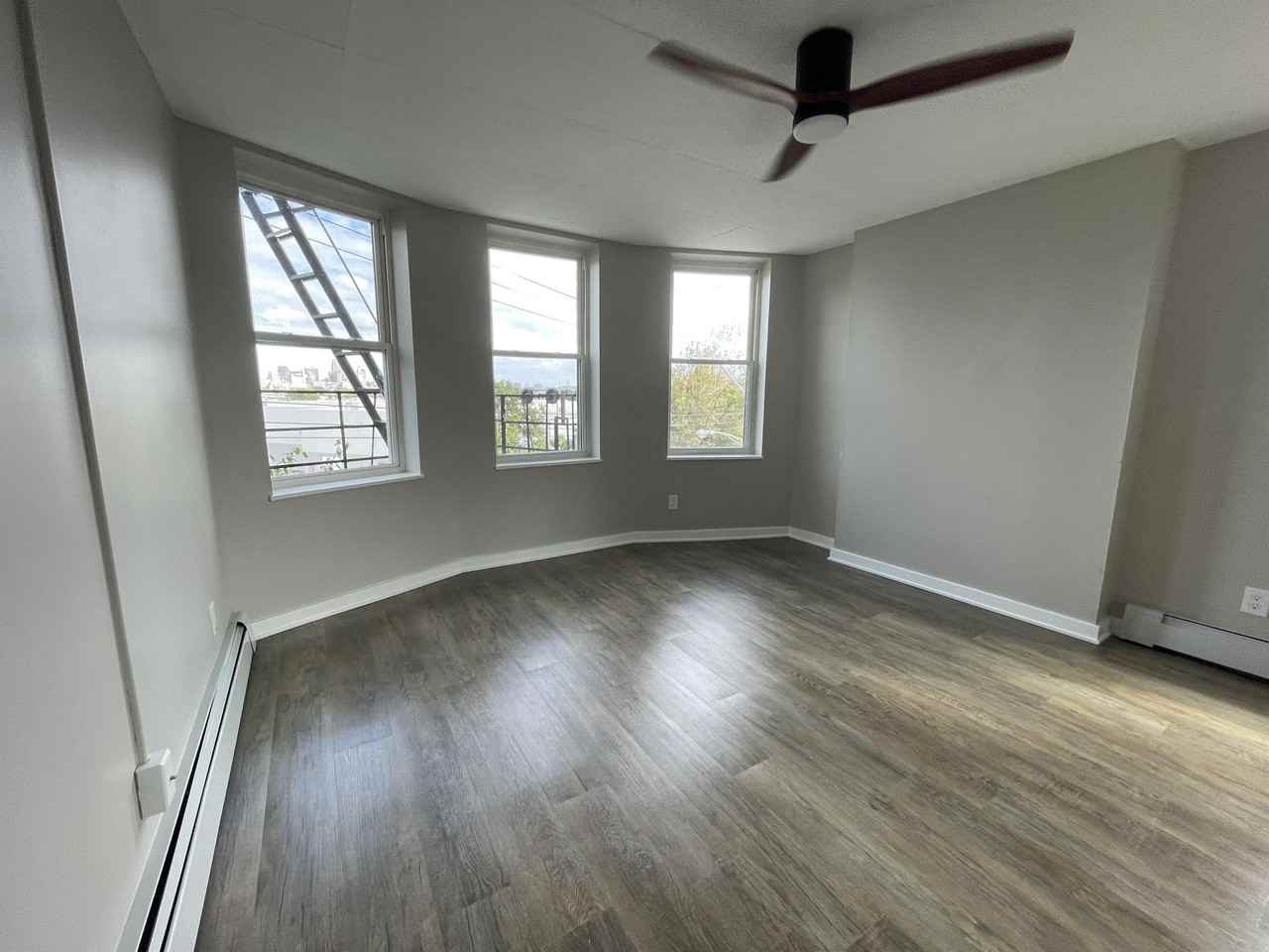 Burns - Photo 4 of 15