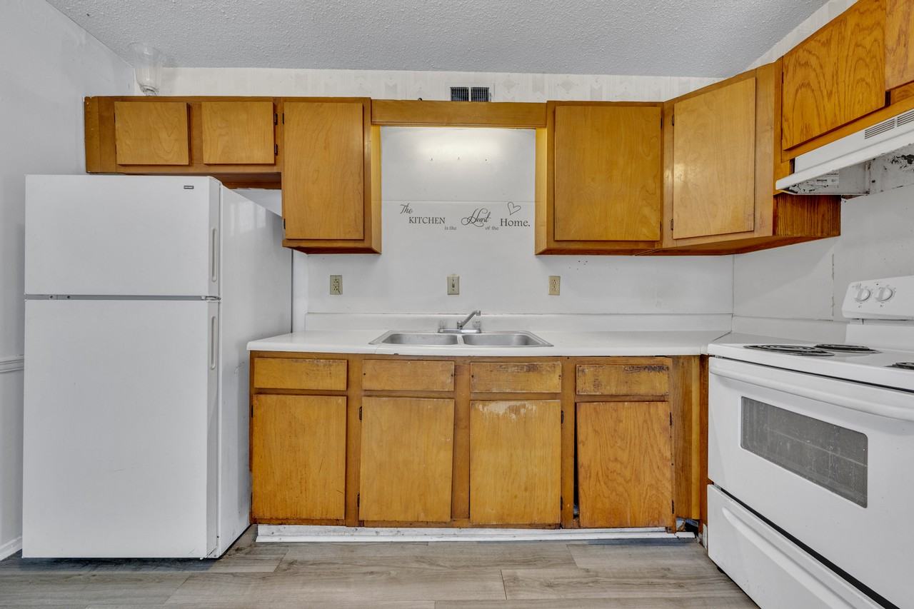 601 12th Street Southwest - Photo 7 of 17