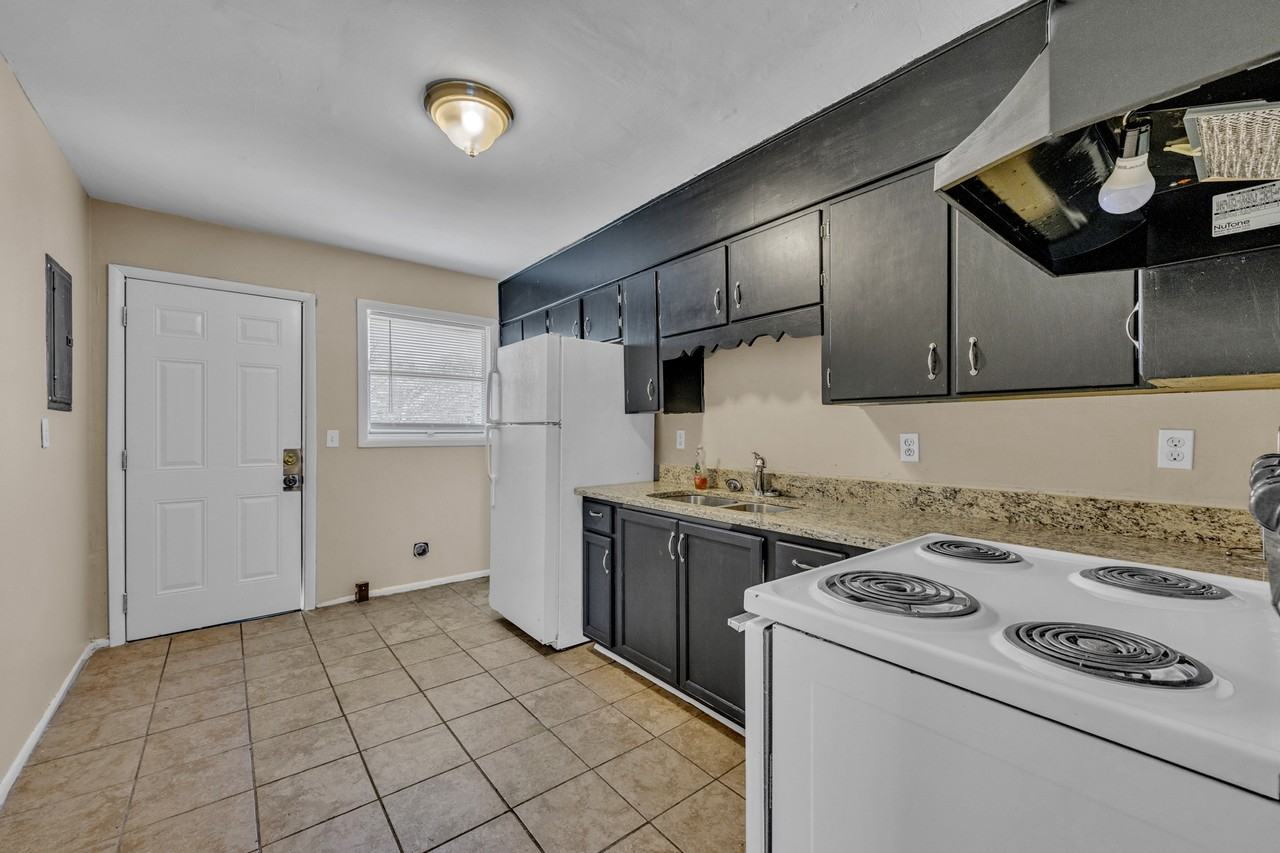7701 7th Avenue South - Photo 7 of 40