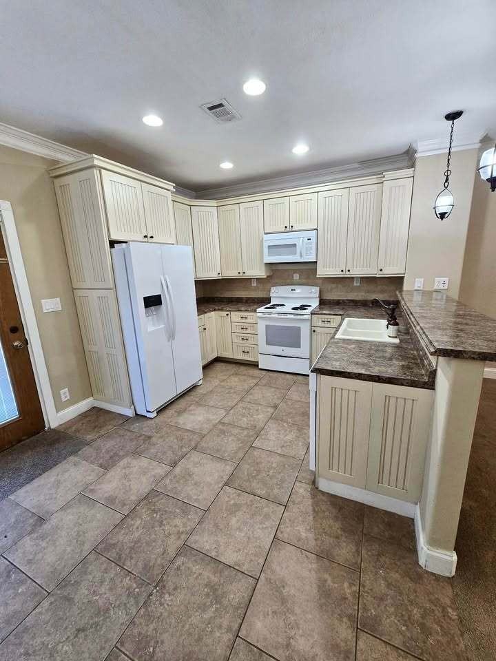 200 South 11th Street - Photo 4 of 18