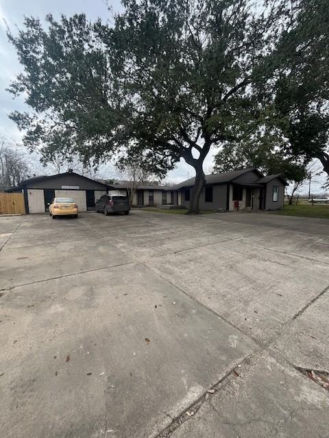 1916 Holloman Drive - Photo 5 of 17