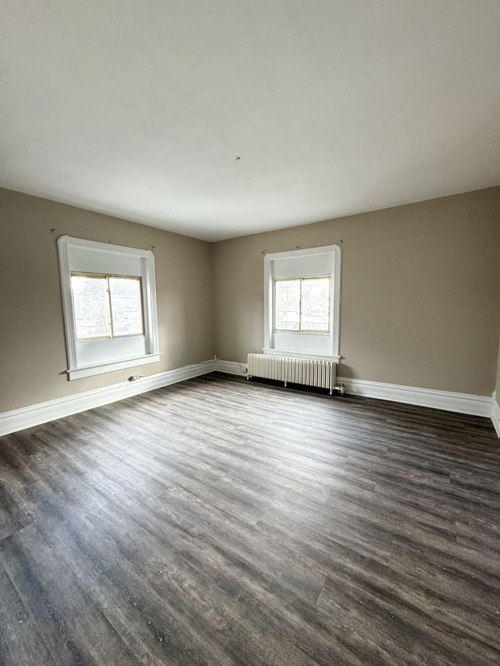 265 Queen Street - Photo 2 of 7