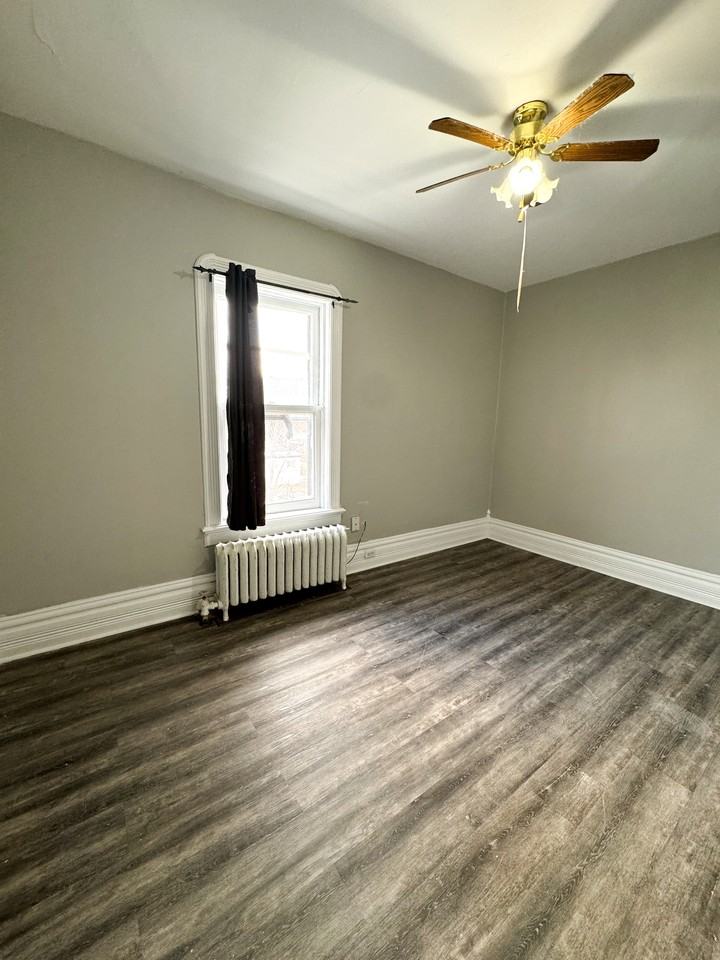 265 Queen Street - Photo 3 of 7