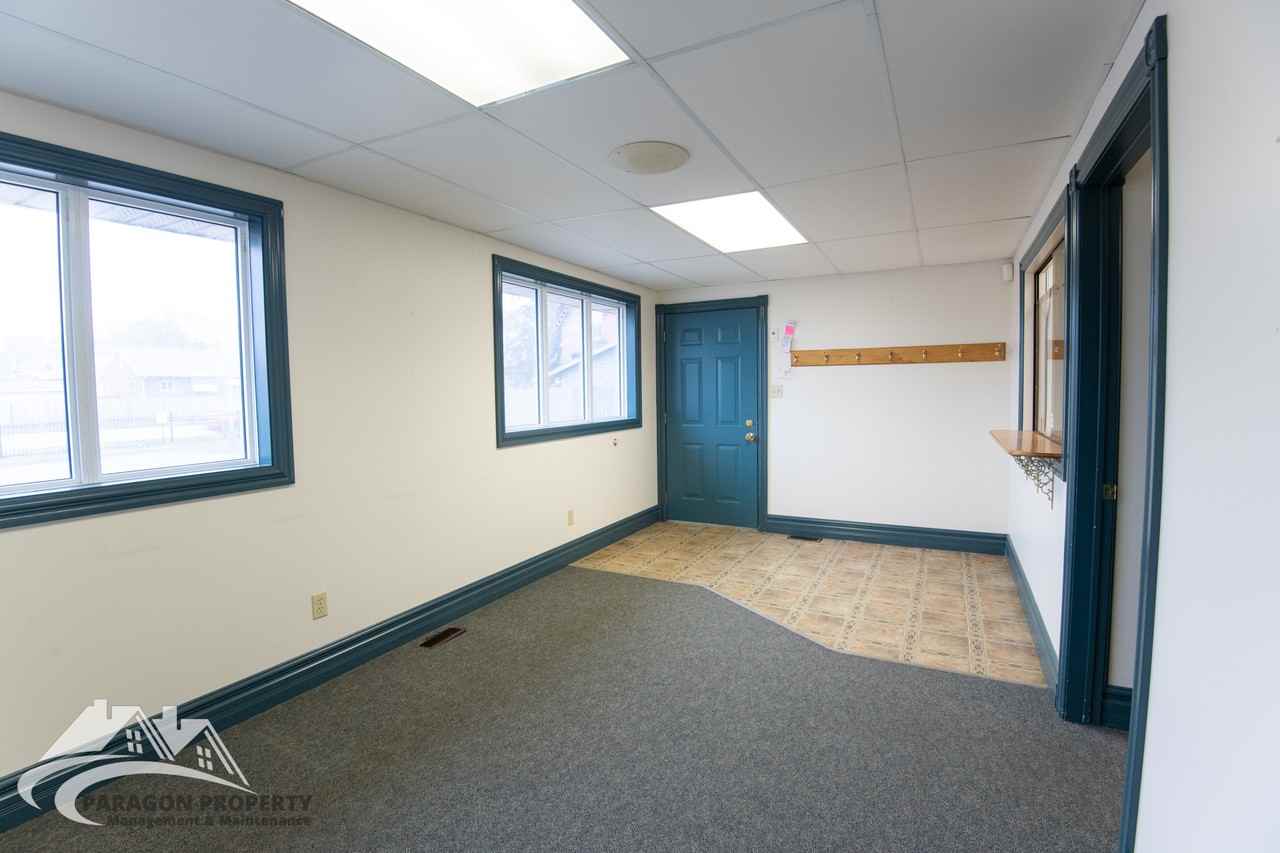 196 Grand Avenue West - Photo 5 of 28