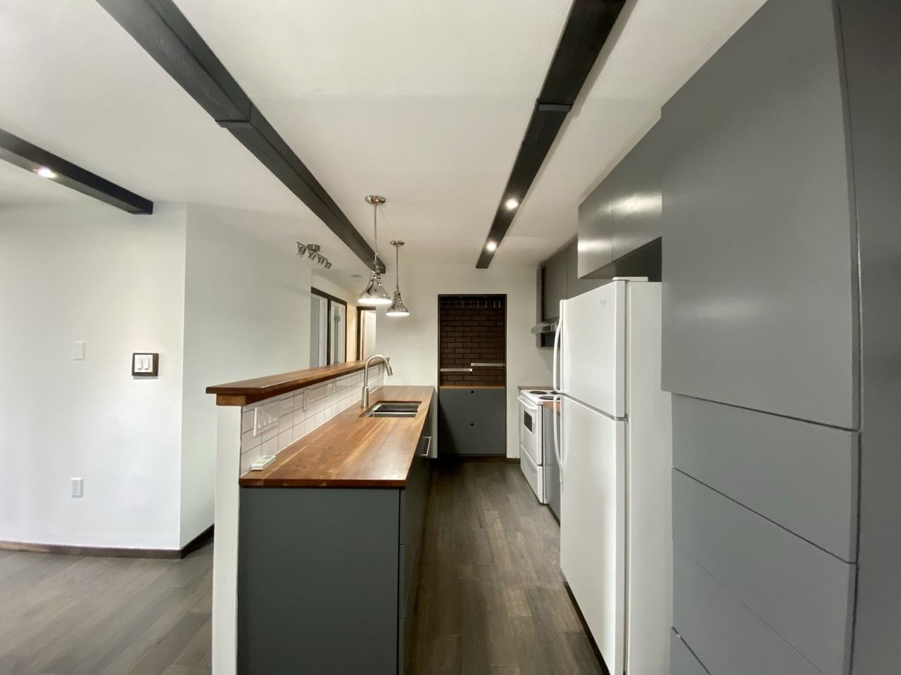 276 Merritt Avenue - Photo 6 of 18