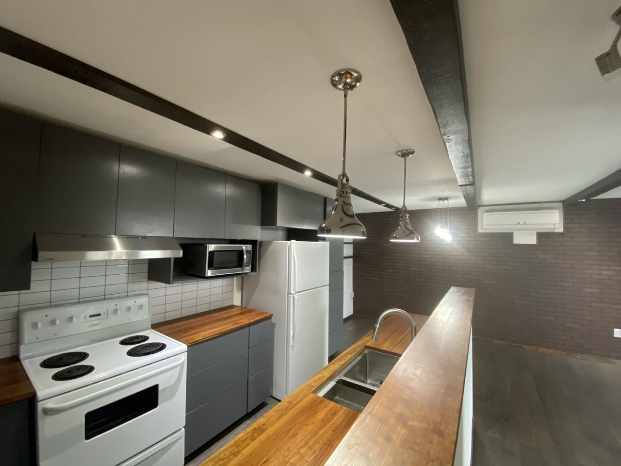 276 Merritt Avenue - Photo 2 of 6