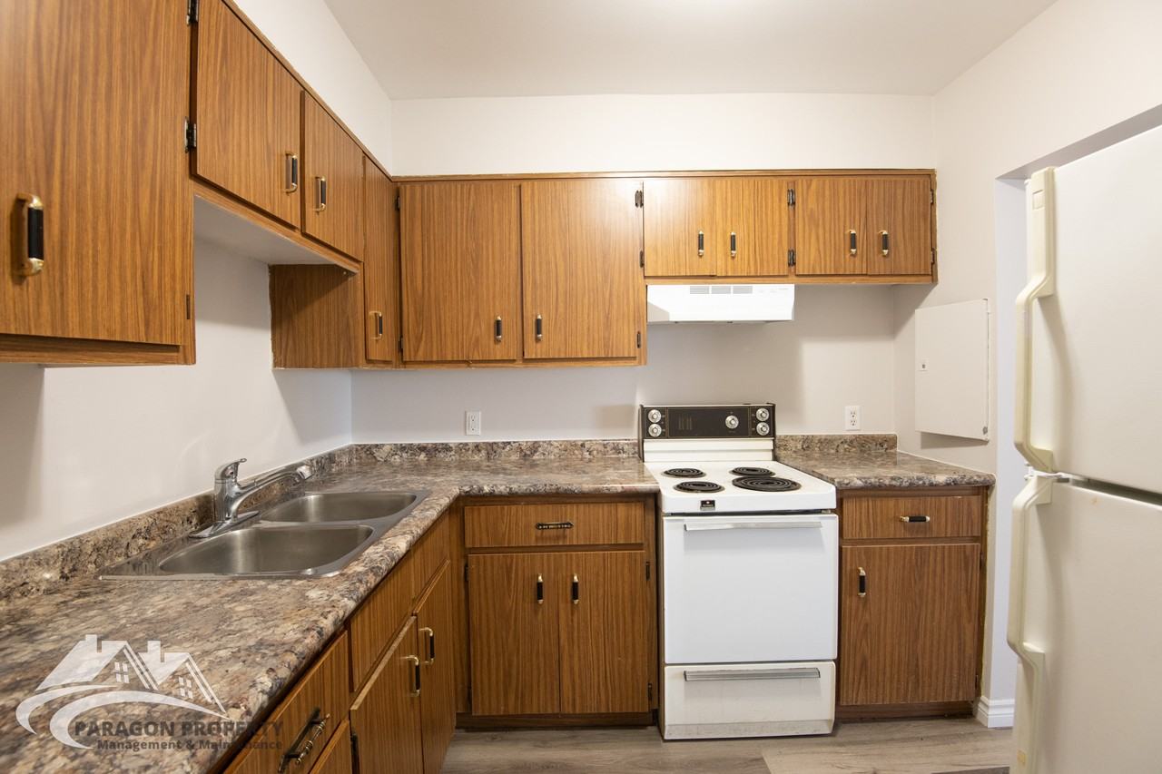 6 Sarah Crescent - Photo 5 of 33