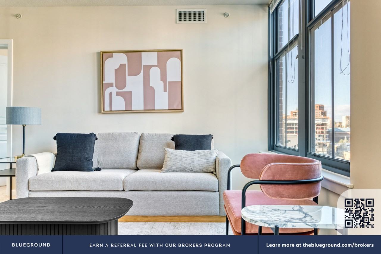 550 14th Road South - Photo 4 of 37