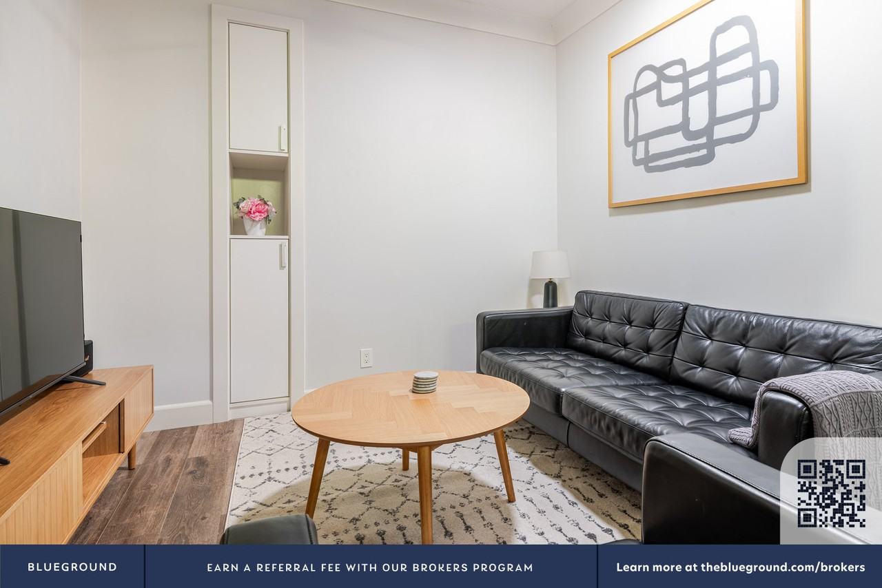 715 Everett Avenue - Photo 5 of 24