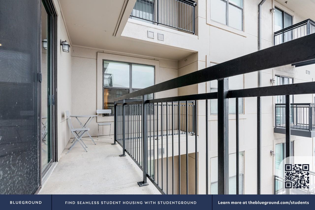 11601 Century Oaks Terrace #295 - Photo 7 of 41