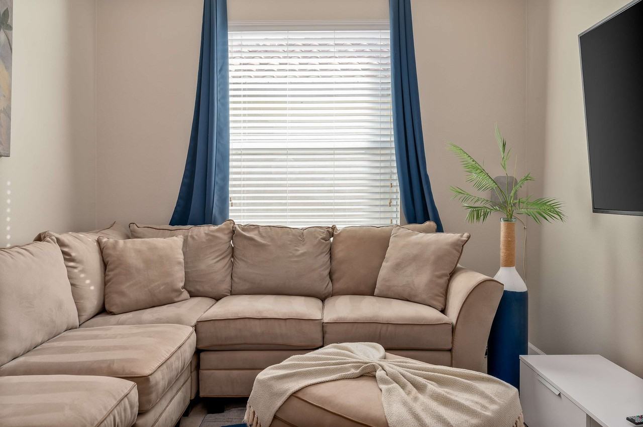 4076 Oaktree Dr #1029662P - Photo 6 of 50