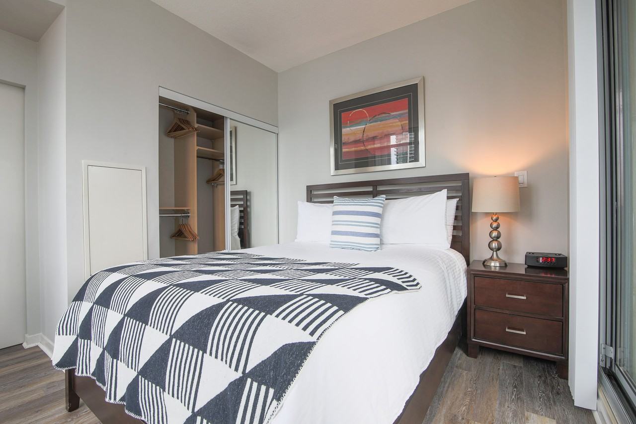 65 Bremner Boulevard #1030090P - Photo 4 of 7