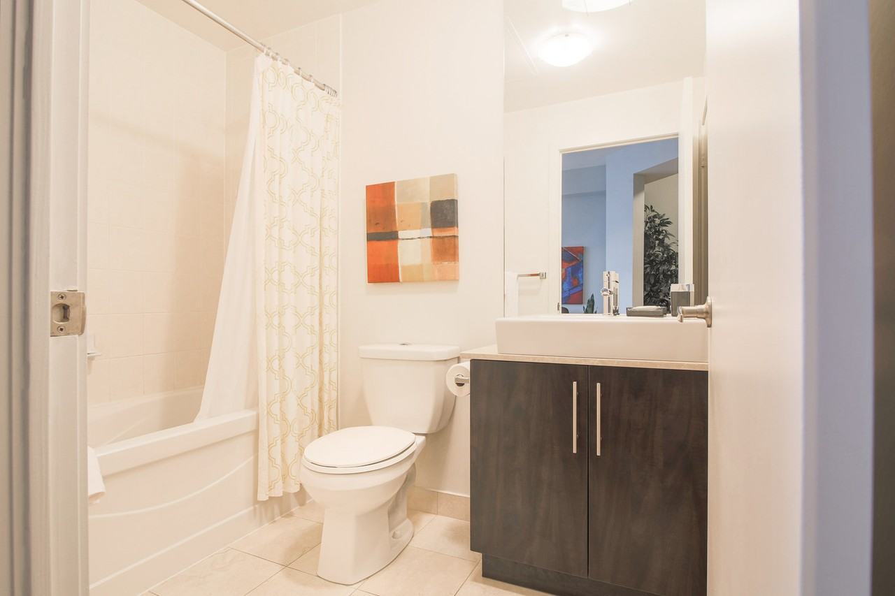 65 Bremner Boulevard #1030090P - Photo 5 of 7