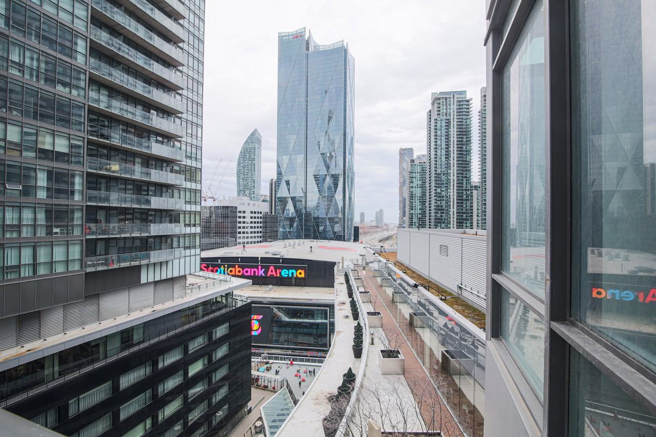 65 Bremner Boulevard #1030090P - Photo 6 of 7