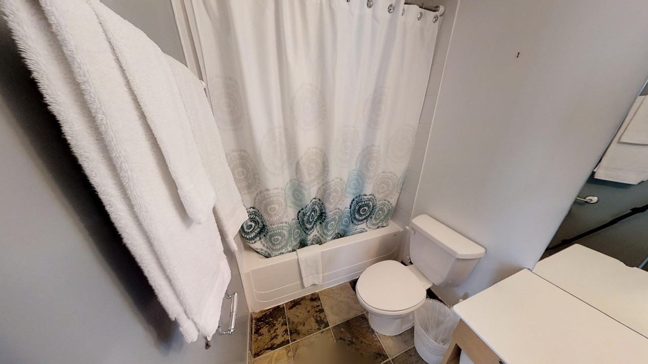 220 Victoria St #1030966P - Photo 6 of 9