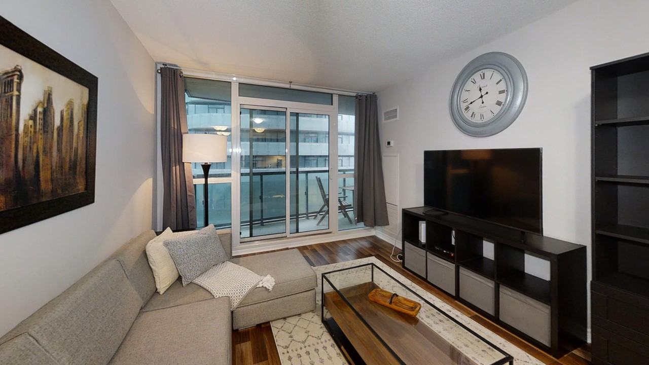 30 Grand Trunk Crescent #1031029P - Photo 3 of 8