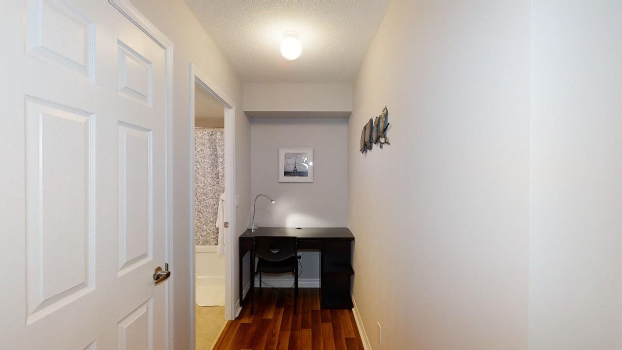 30 Grand Trunk Crescent #1031029P - Photo 4 of 8