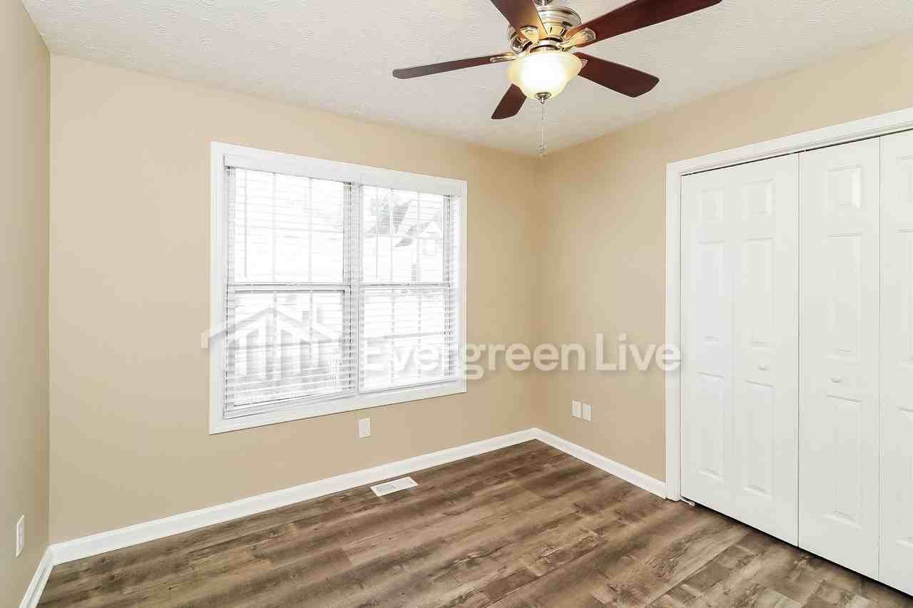 2385 Lake Royale Dr - Photo 5 of 16