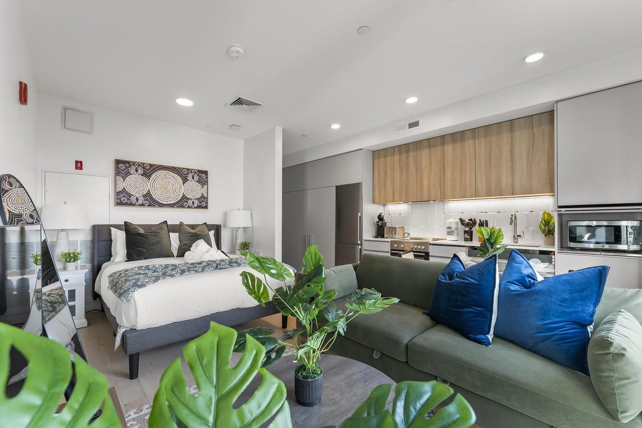 35 W 2nd St #1240280P - Photo 2 of 18