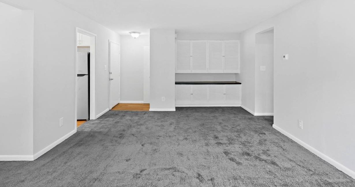 The Greenbriar - Photo 4 of 23