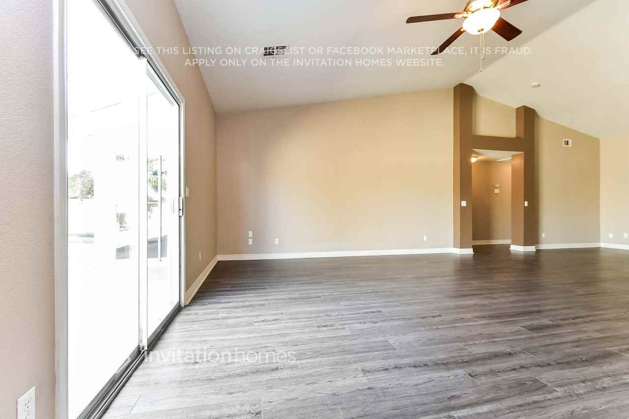 5908 Kane Holly St - Photo 4 of 16