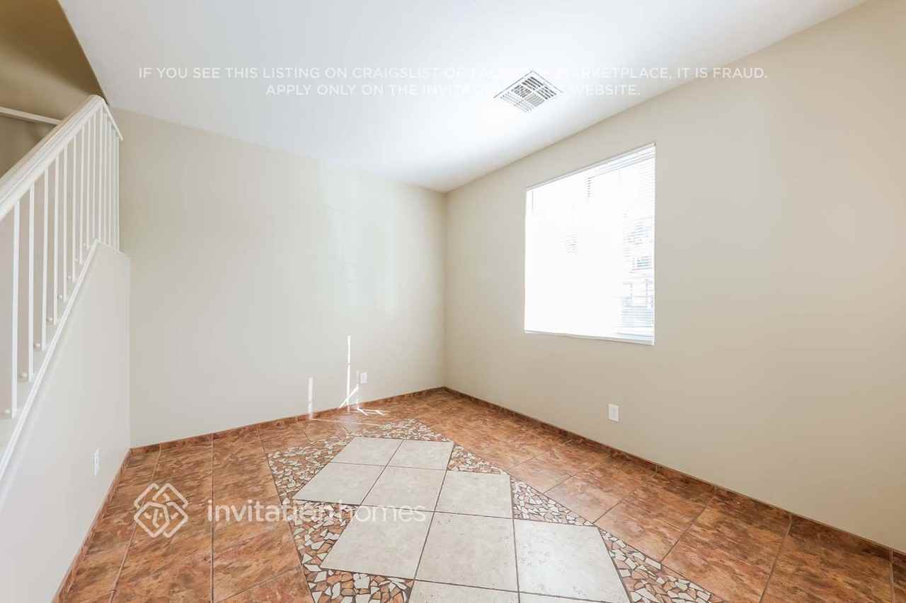 6614 W Hayes St - Photo 4 of 18