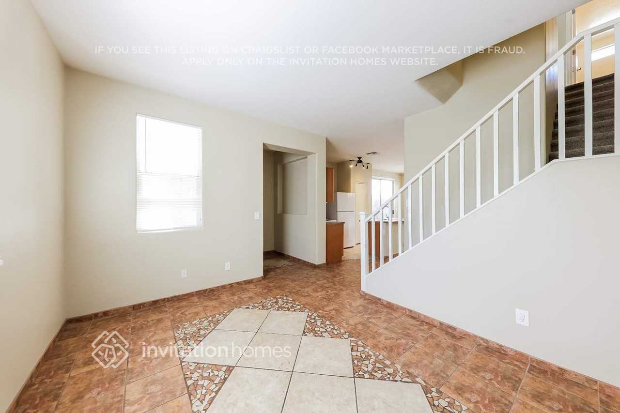 6614 W Hayes St - Photo 5 of 18