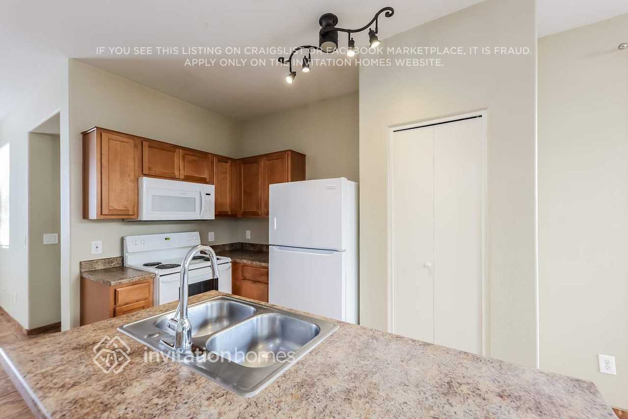 6614 W Hayes St - Photo 7 of 18