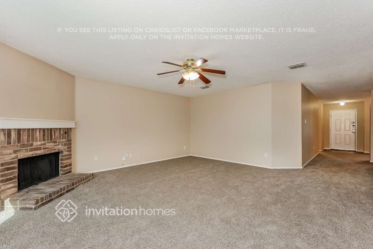 3003 Crimson Clover Dr - Photo 3 of 17