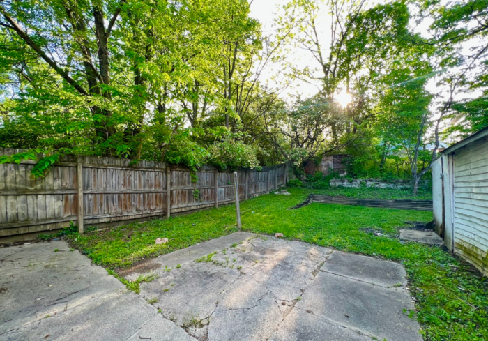 922 Fairbanks Ave - Photo 2 of 13