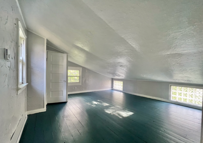 922 Fairbanks Ave - Photo 3 of 13