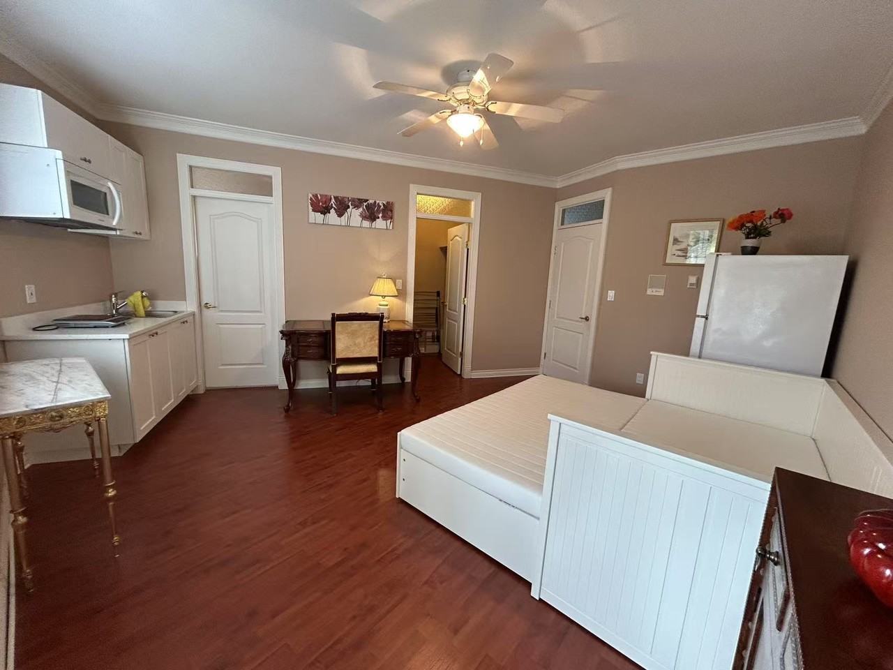 2818 169 Street Side Unit - Photo 2 of 9