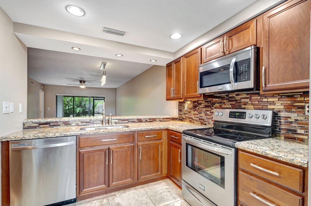 2001 Sabal Ridge Ct #C