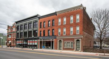 featured image of 209 E 3rd St #2B