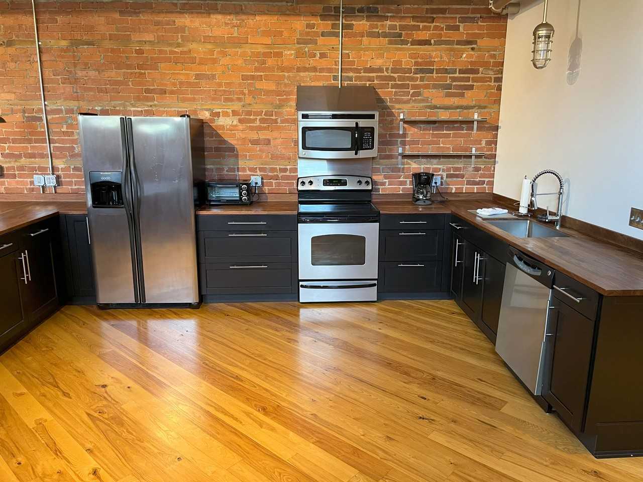 209 E 3rd St #2A - Photo 6 of 24