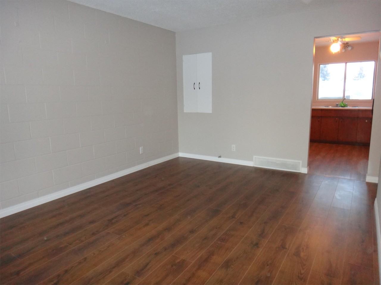 9932 86 Park Ave #1 - Photo 4 of 7