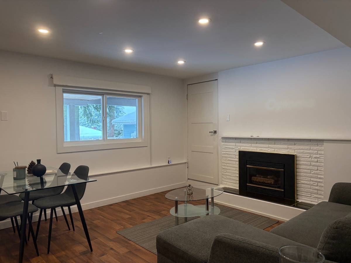 485A 29th St E #1 - Photo 3 of 20