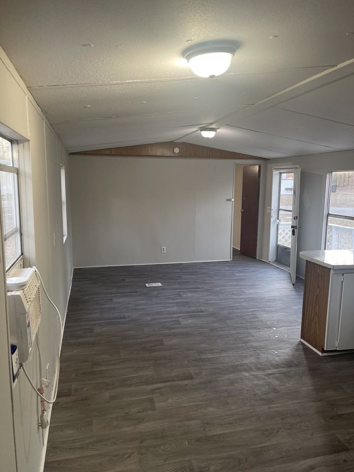 928 Mack St #NA - Photo 2 of 11
