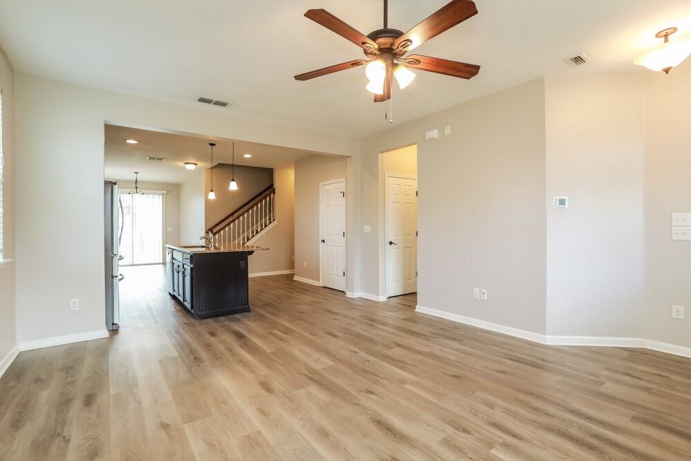 3041 Holly Grove Ln - Photo 7 of 17