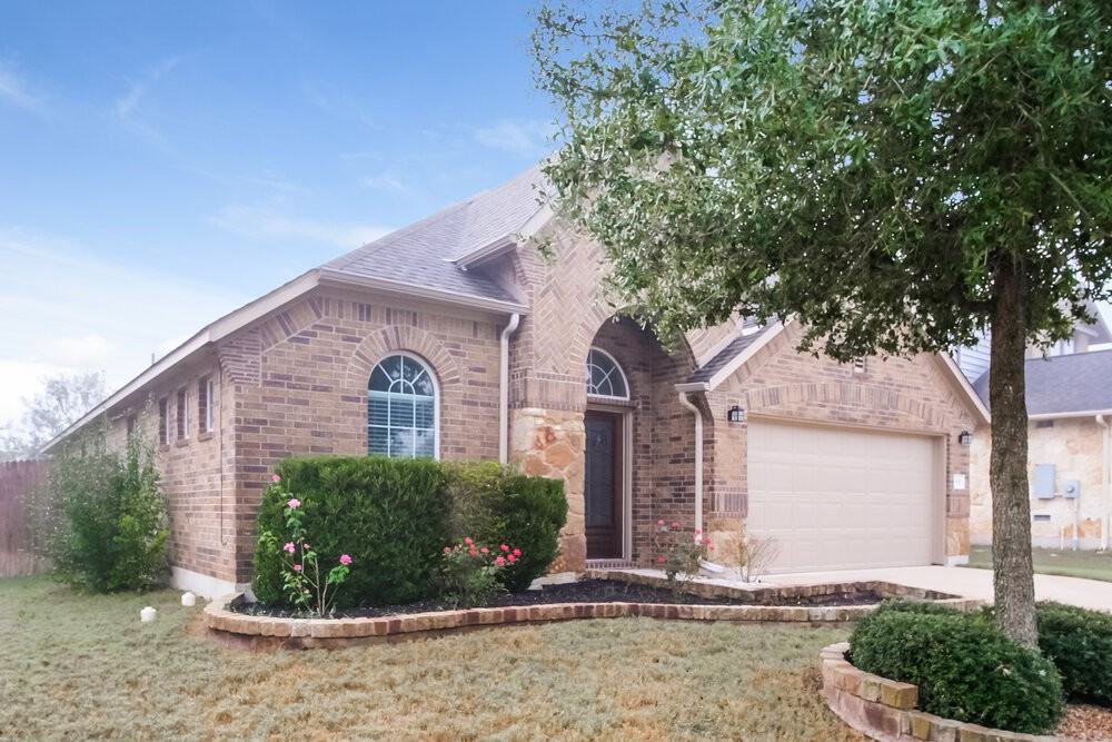 837 Clear Springs Holw - Photo 3 of 16
