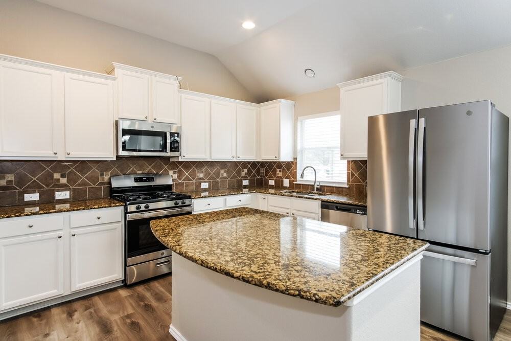 837 Clear Springs Holw - Photo 7 of 16