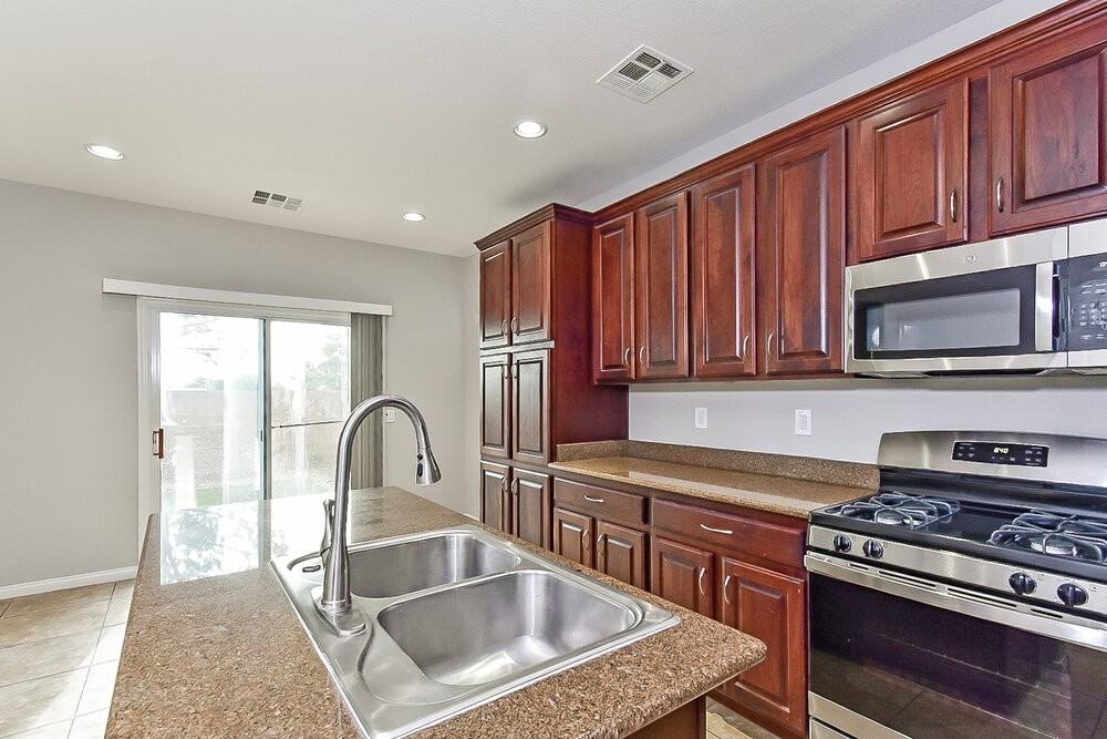 7620 Ambersnail St - Photo 6 of 17