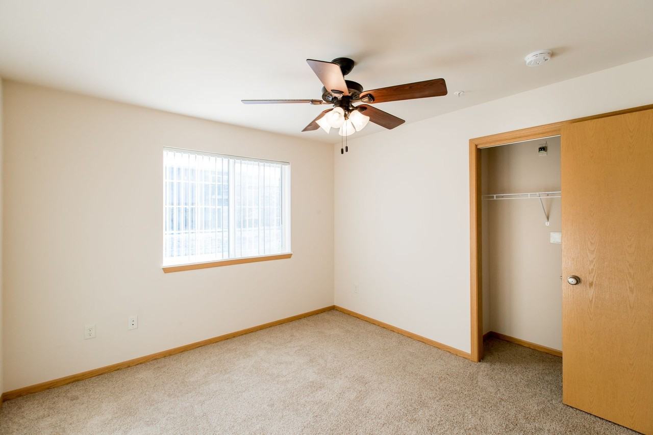 631 32nd Street N - Photo 7 of 28