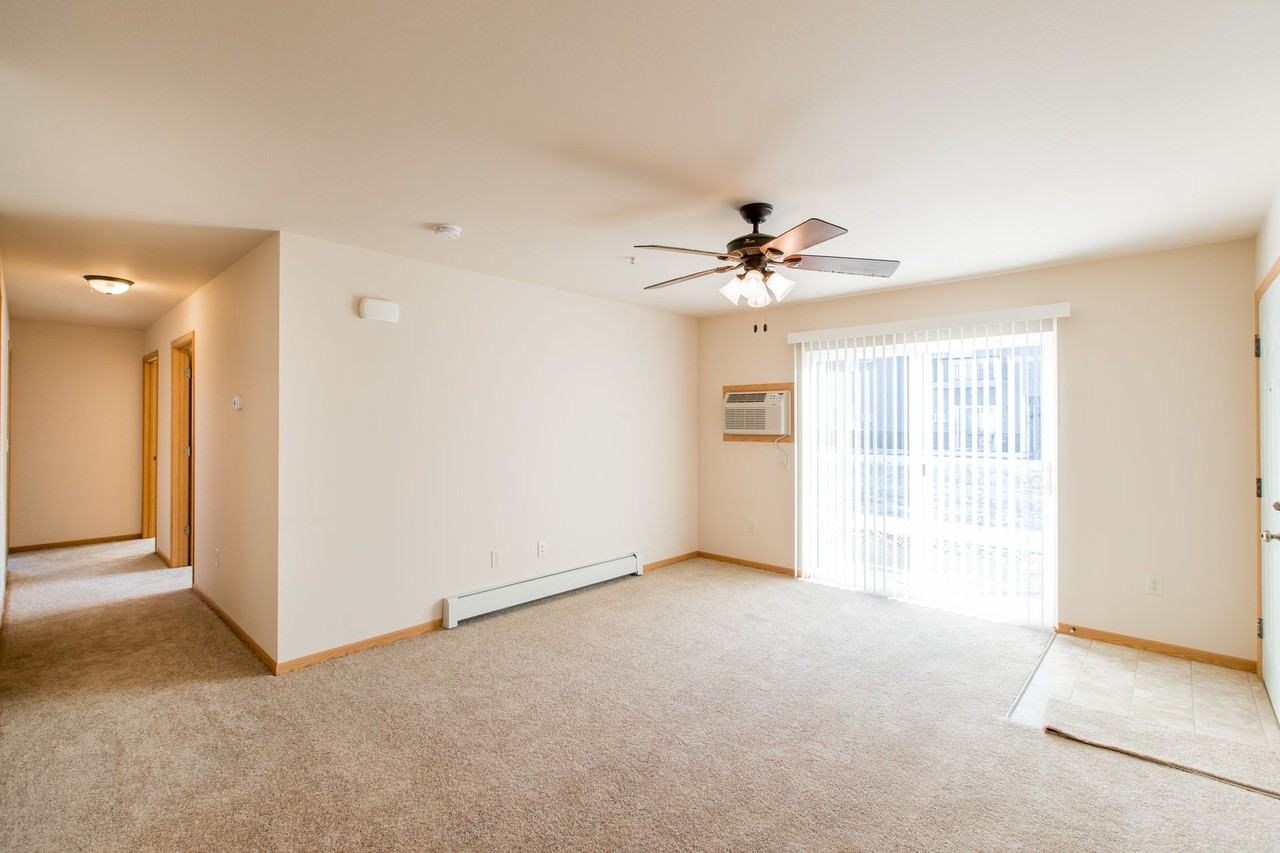 631 32nd Street N - Photo 6 of 28