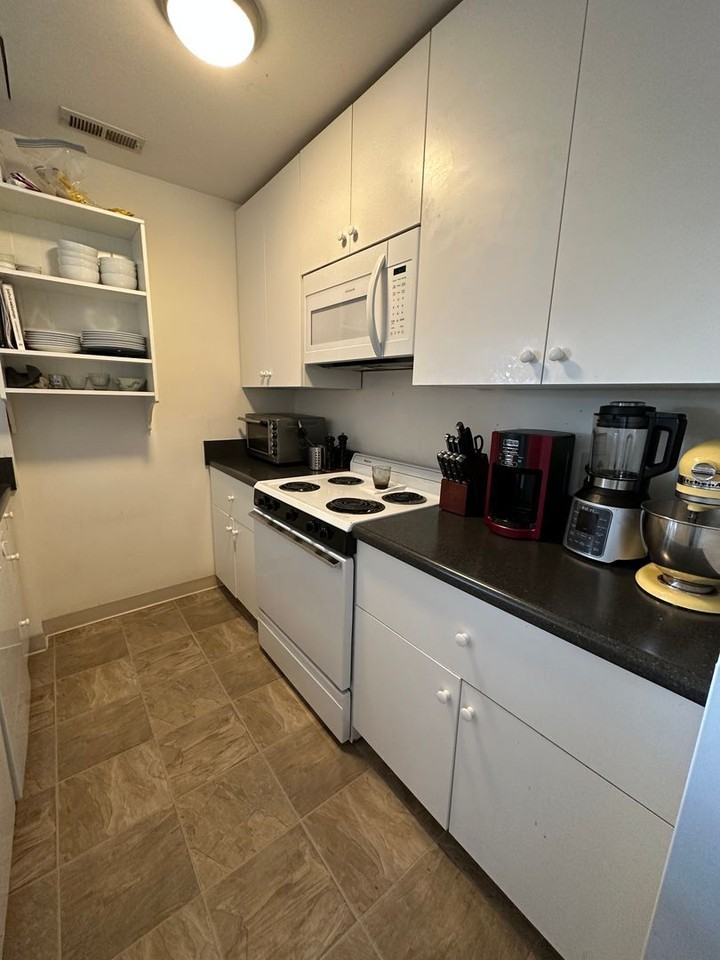 415 E. Grace Street - Photo 7 of 50