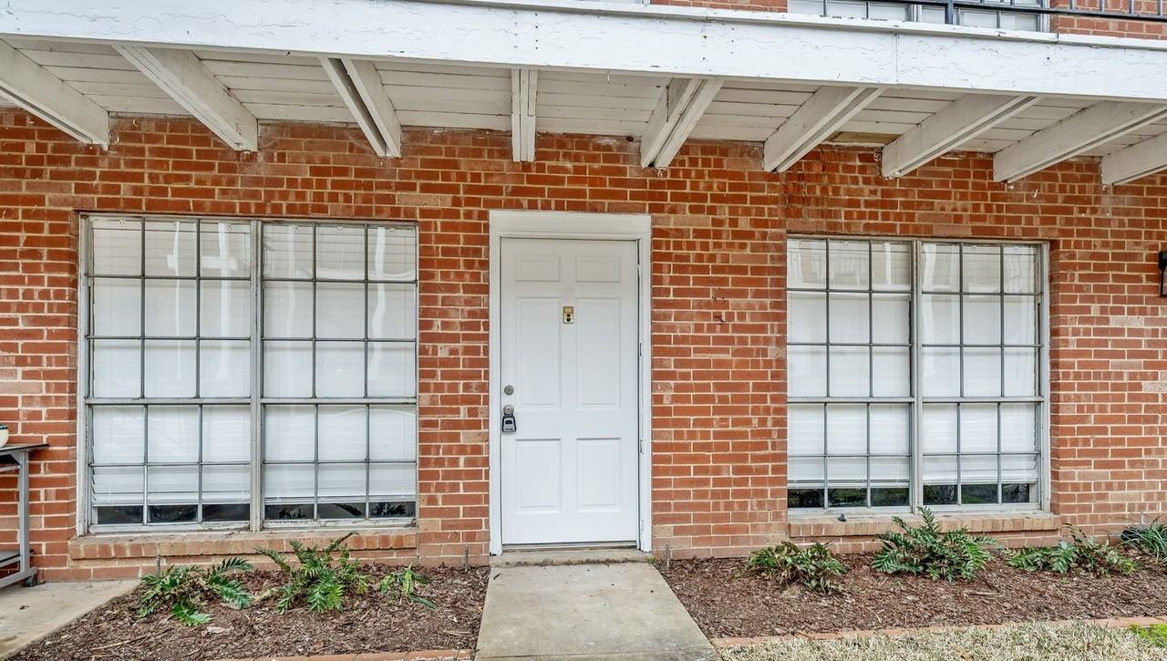 Barclay Apartments - Photo 4 of 21