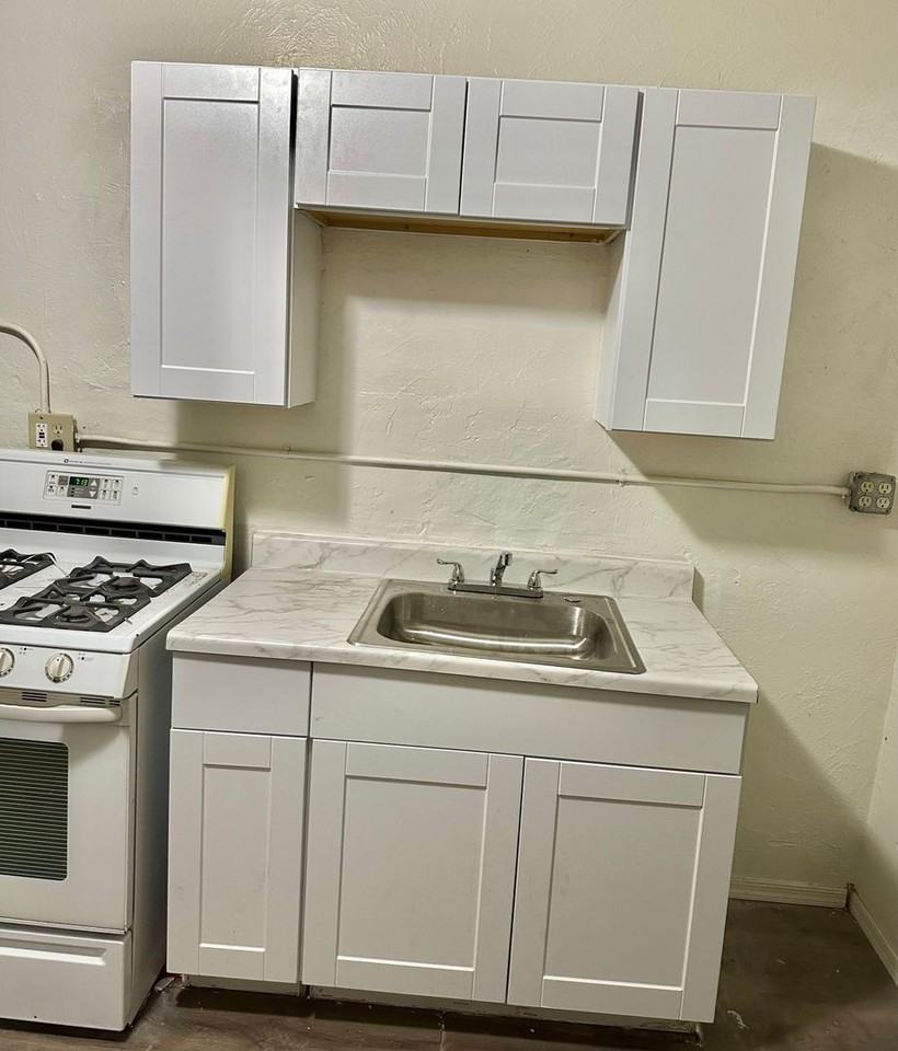 Geronimo2803-09 - Photo 2 of 33