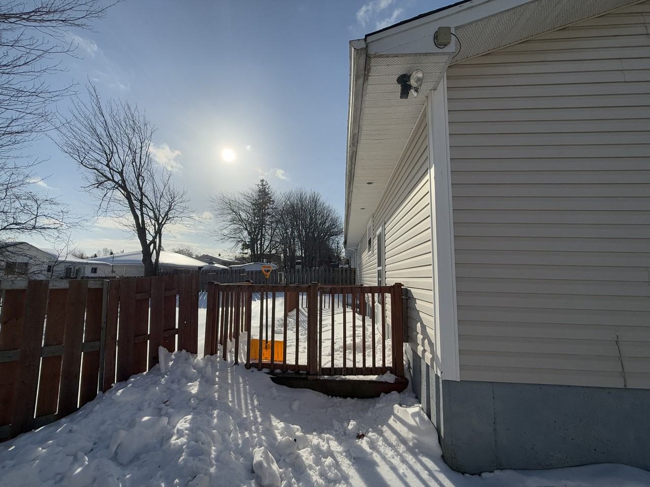 210 Canterbury Ave Lowr Level - Photo 2 of 20