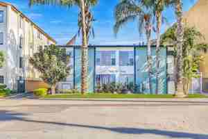 featured image of 3520 Elm Ave